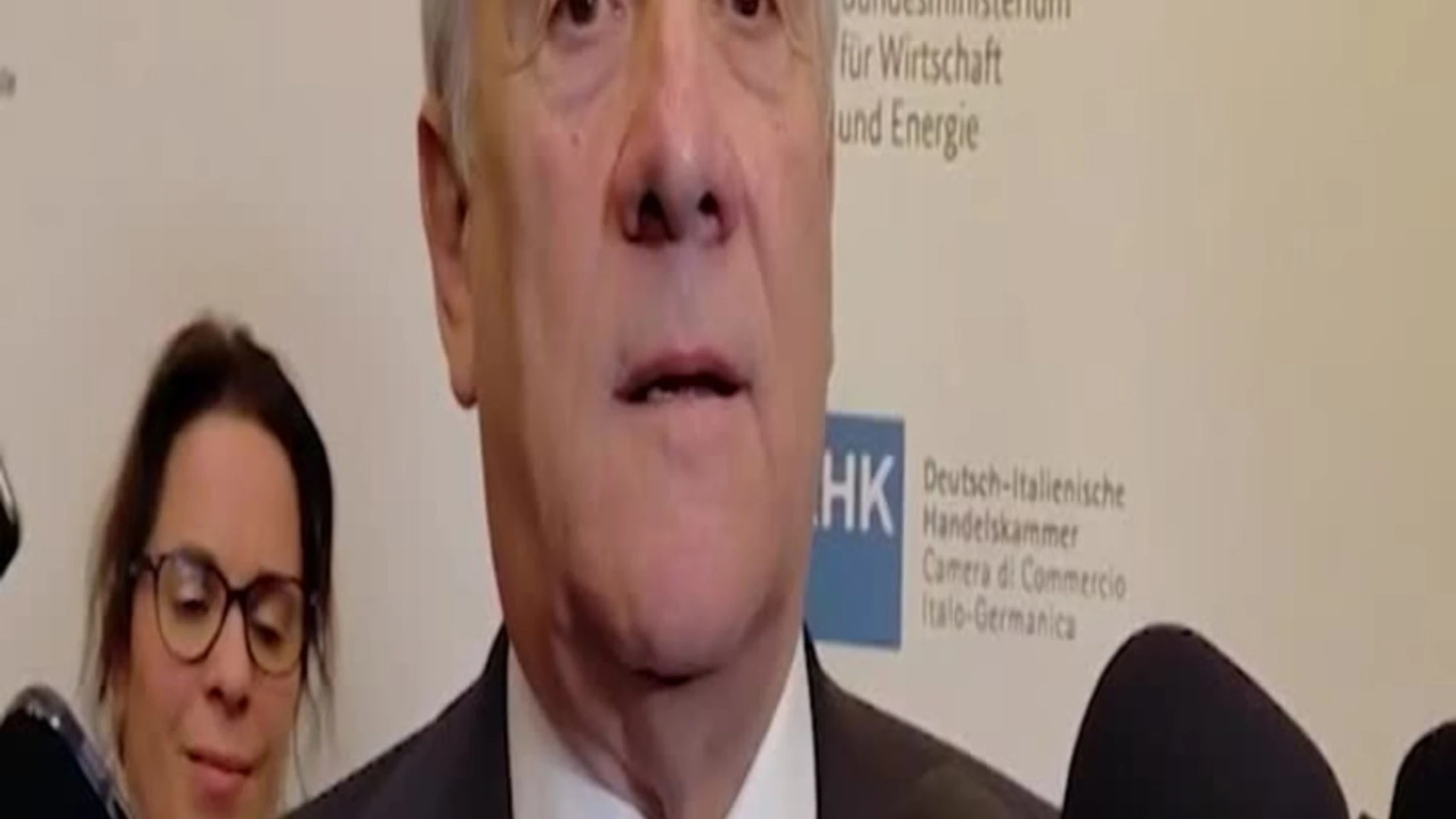 Tajani replica a Zelensky: "Soldi e soldati", bordata al premier ucraino