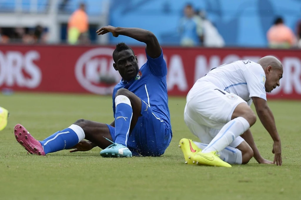 Nazionale, il dubbio malizioso: Antonio Conte, lo stipendio pagato dallo sponsor (di Mario Balotelli)