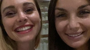 Elettra Lamborghini inedita: così con l’amica del cuore, com’era a 14 anni. Irriconoscibile