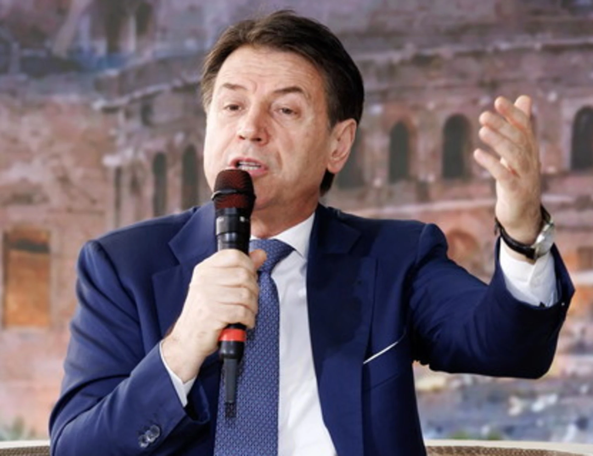 Giuseppe Conte, l'intercettazione che lo imbarazza: cosa c'è dietro la sua ascesa politica