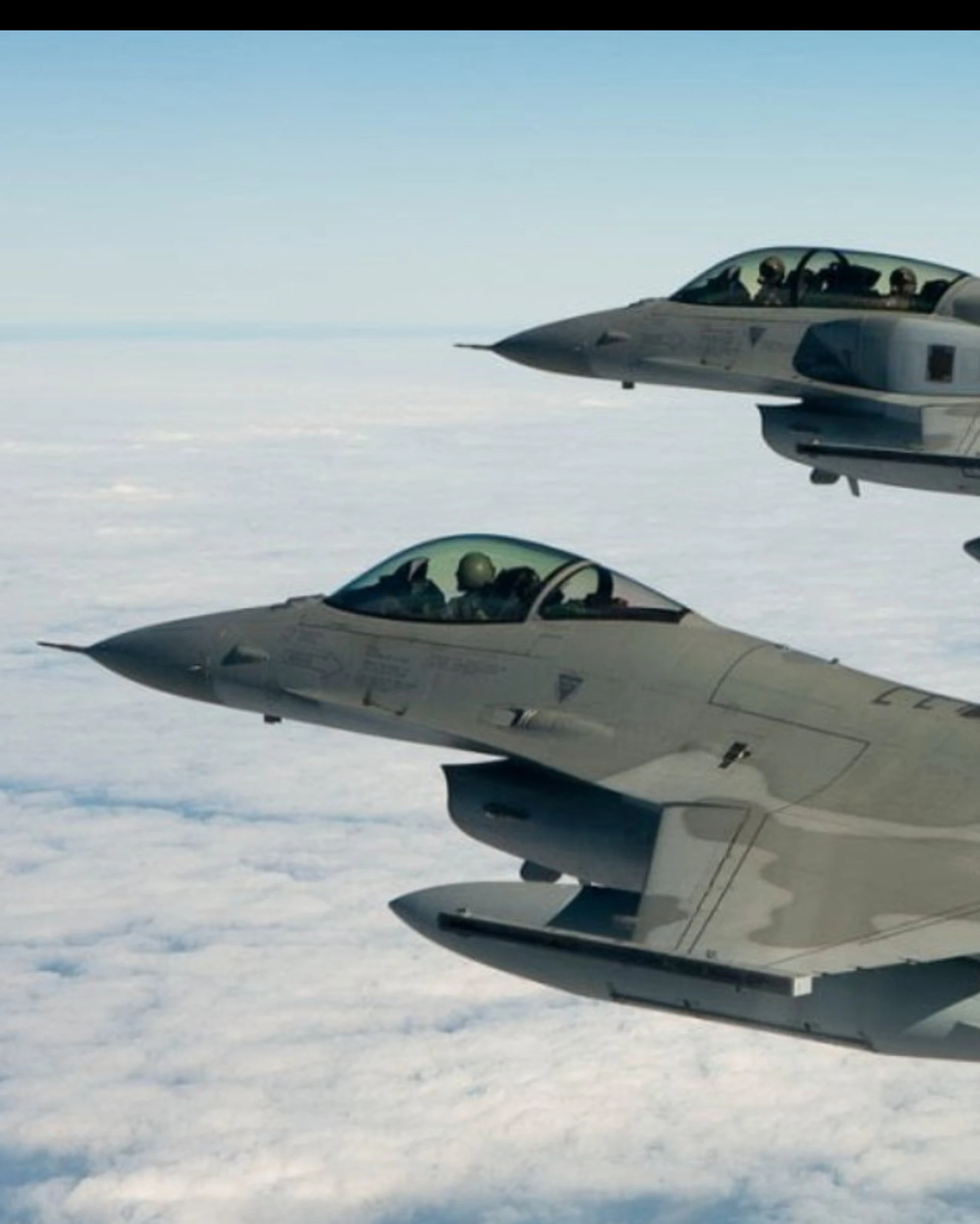 Polonia, decollano due caccia F-16: nuovo allarme nei cieli europei