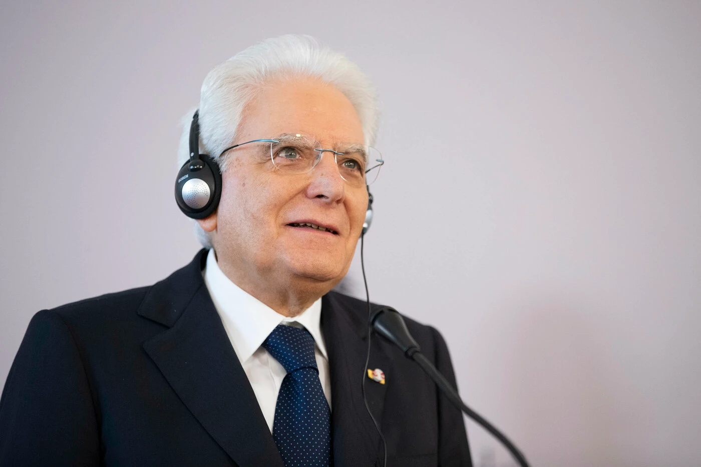 Sergio Mattarella, il timing della crisi e la strategia: premier esterno, via Salvini dagli Interni