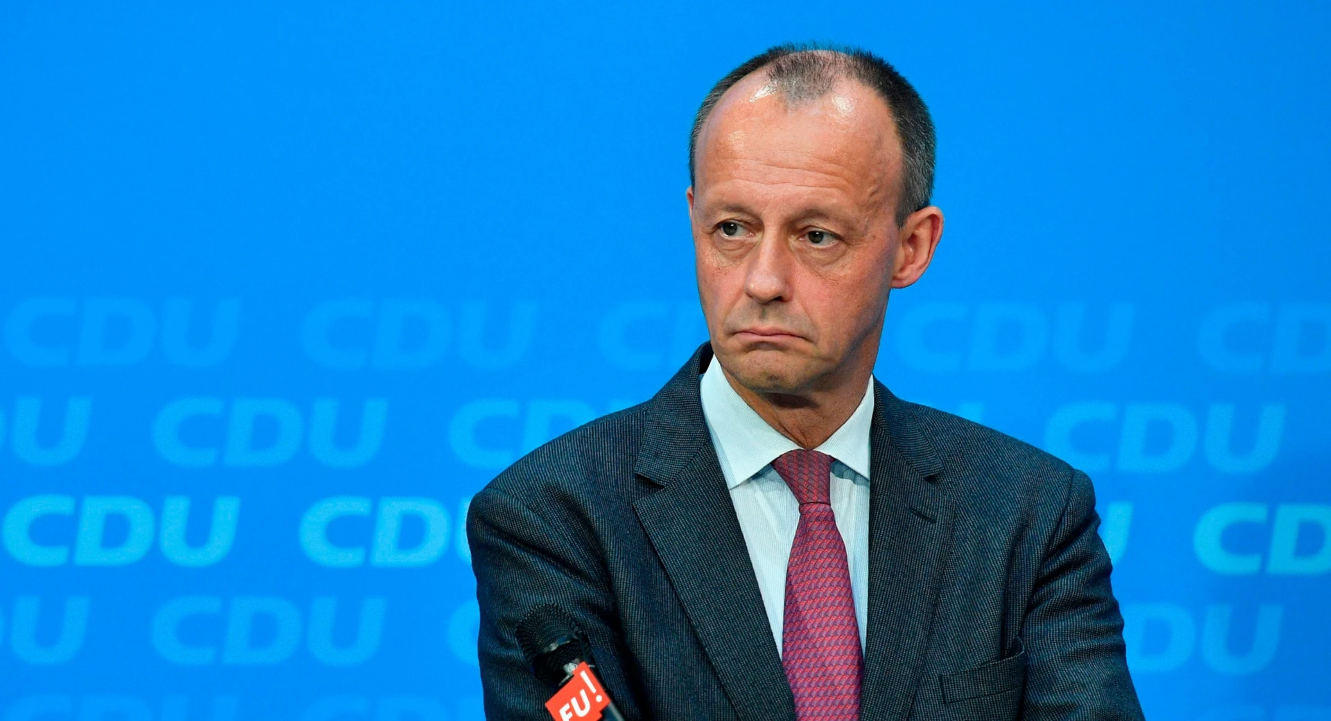 Euro, la confessione dell'erede della Merkel, Friedrich Merz: "Fa bene solo alla Germania"