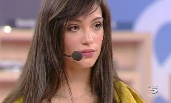 Amici, il lutto improvviso e lo strazio di Lorella Boccia: "Papà, sono qui e stringo la tua mano così fredda"