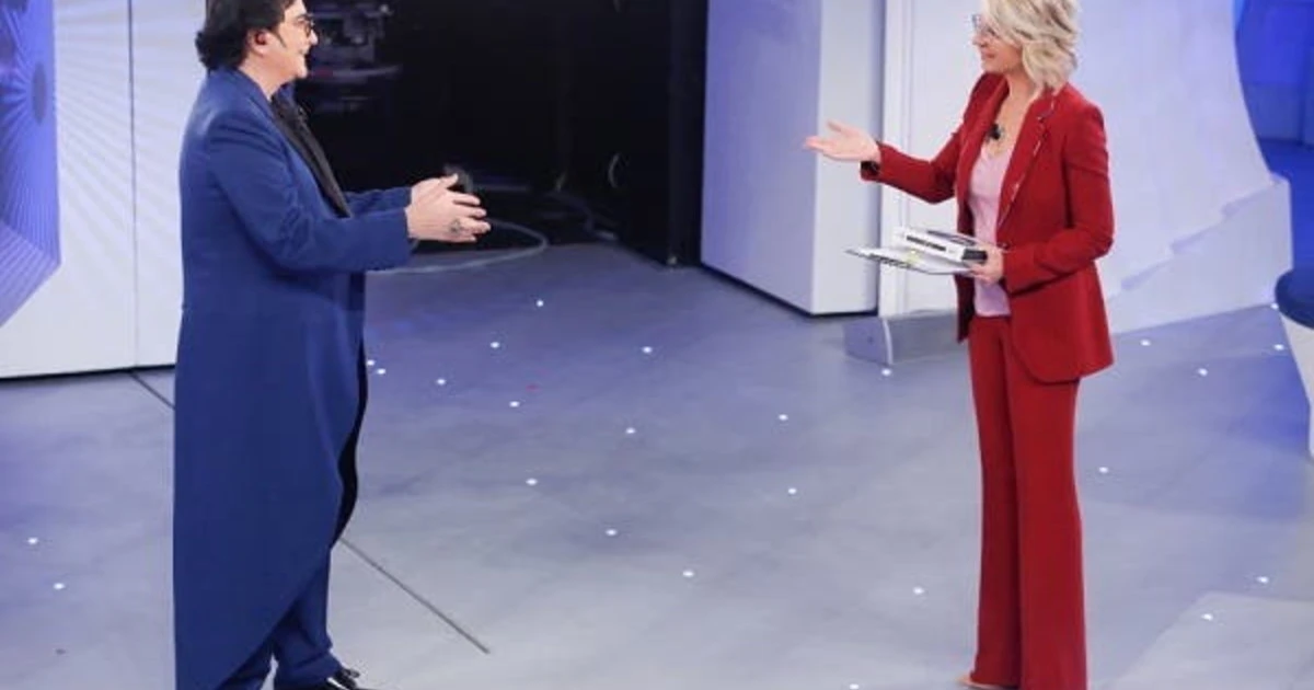 C'è posta per te, Renato Zero spiazza anche Maria De Filippi: "Il più grande stalker"
