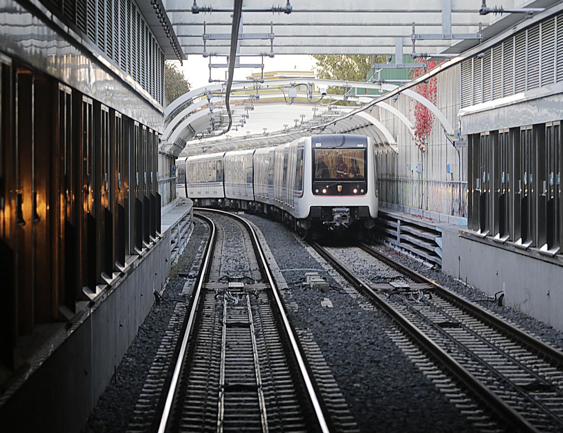 Roma, orrore in metrò: abusi su un 16enne, la belva arrestata in flagranza di reato