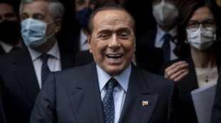Silvio Berlusconi, il sondaggio su Forza Italia: a un passo dalla soglia, il dato pesantissimo alla vigilia del Colle
