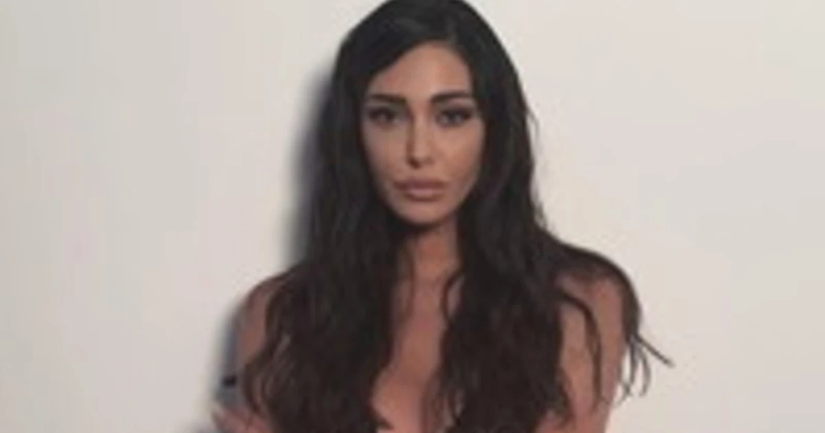 Belen Rodriguez, ma è davvero lei? La foto fa esplodere il sospetto