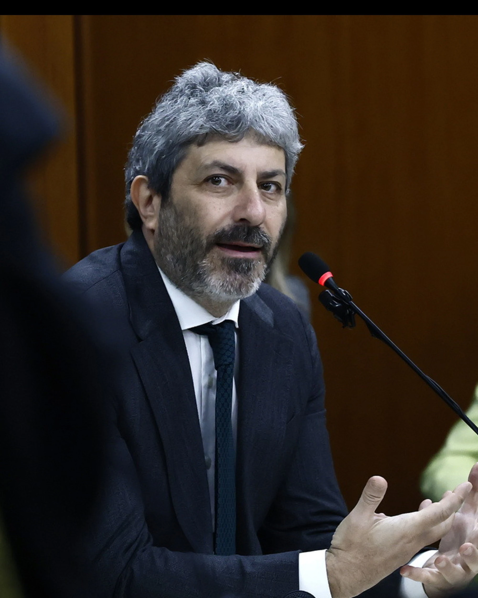 Roberto Fico, Sua Nullità: da disoccupato a miracolato