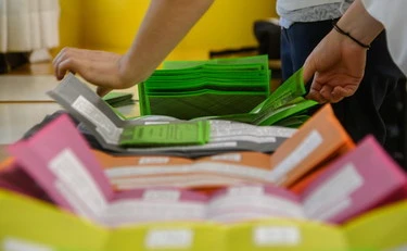 Sondaggio, come sono andati i partiti a giugno: il fattore referendum