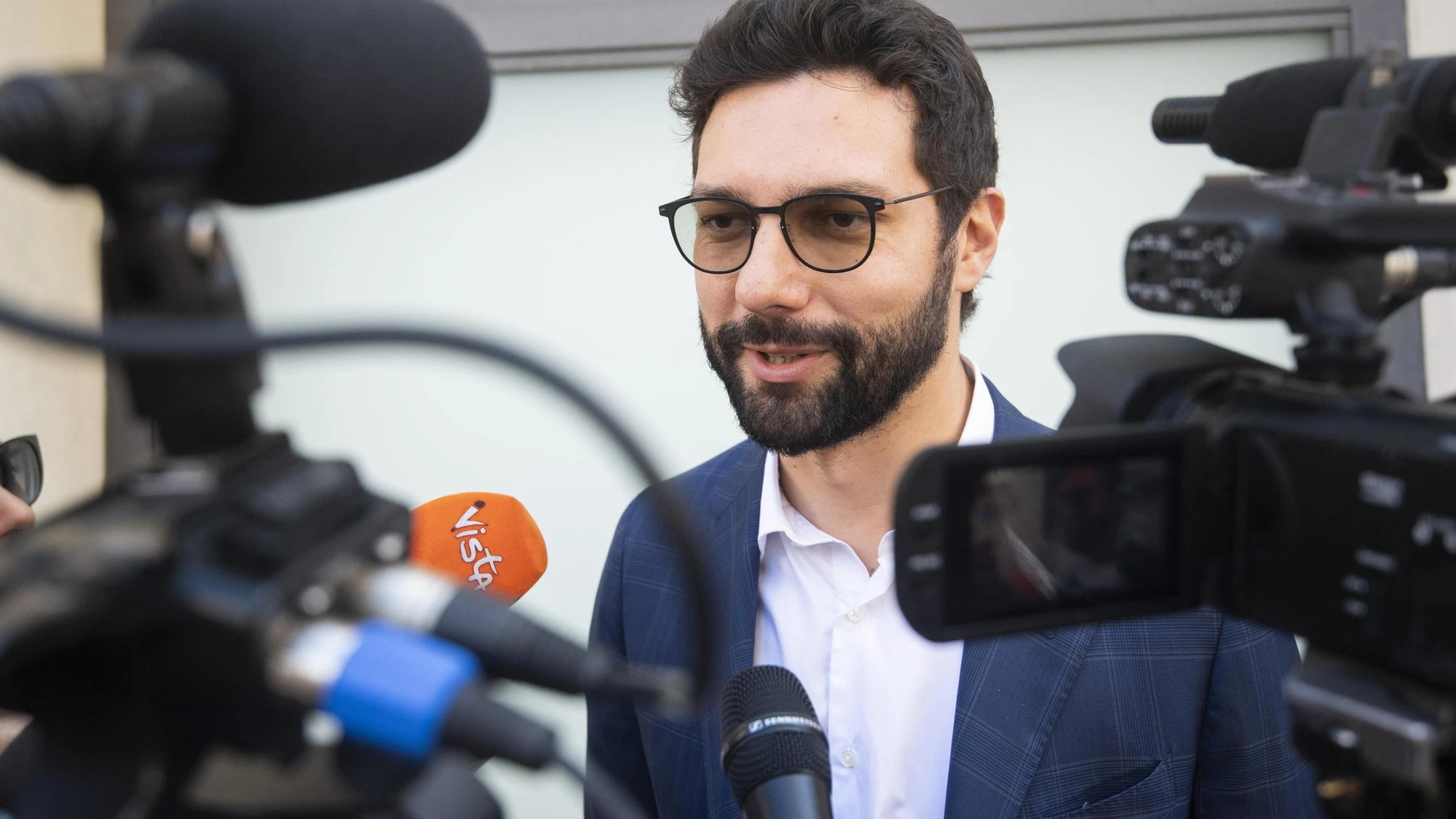 Referendum, l'ex capogruppo M5s D'Uva: "Voto Sì. Chi ha buona memoria...". Conte ko