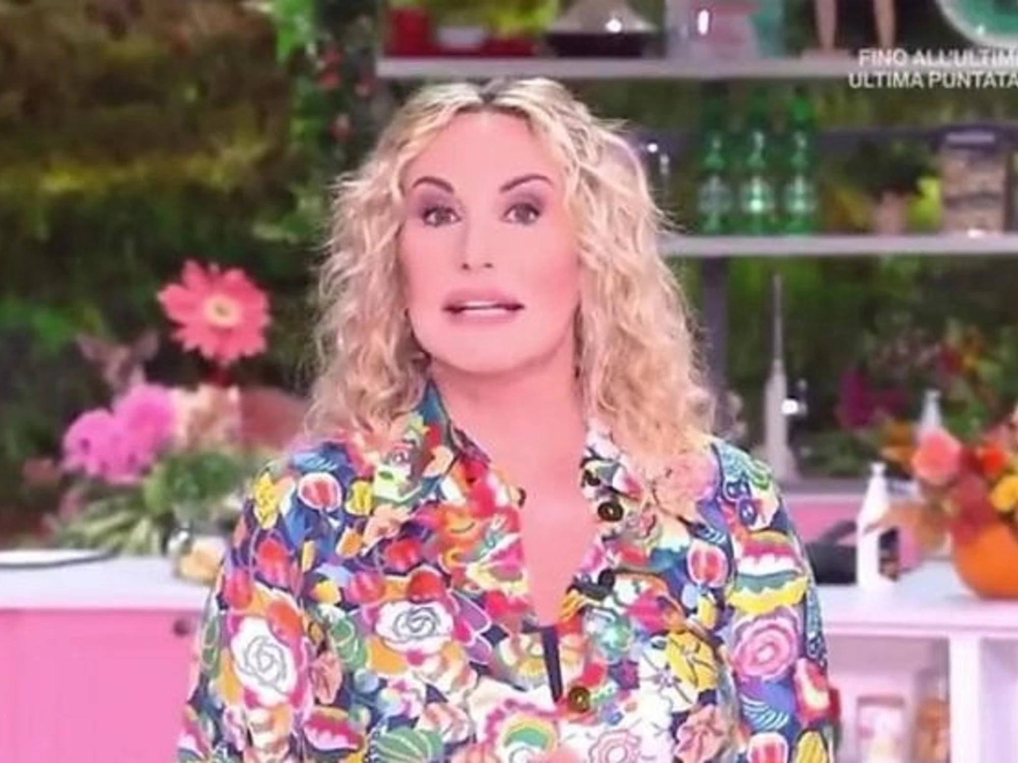 È sempre mezzogiorno, l''attacco in diretta di Antonella Clerici: "Gente cattiva, fatevi una vita"