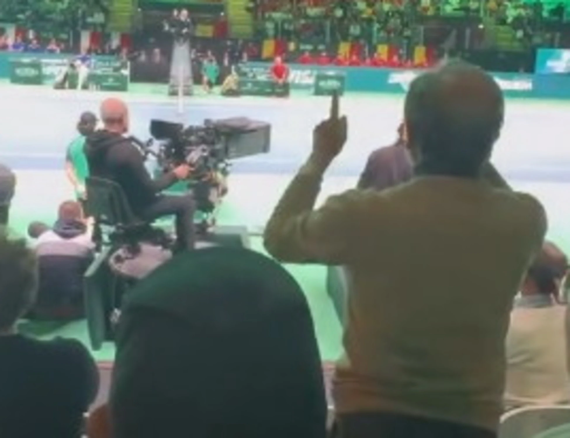 Coppa Davis, caos in tribuna: "Chiamate la polizia, fermate il gioco"