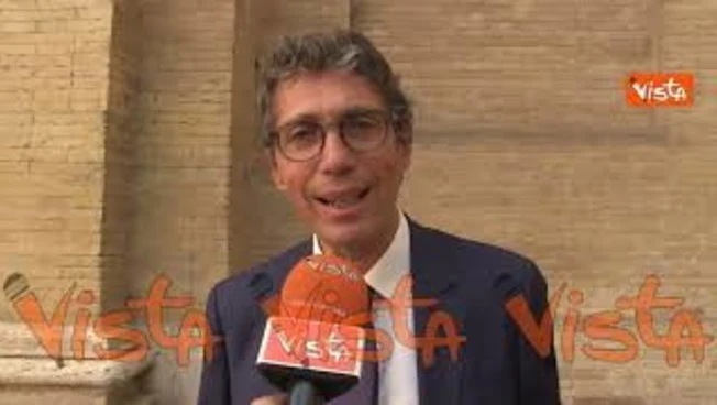 https://media.liberoquotidiano.it/X8v56hQDaXRR4JTK7BMeXKtabyPAr_-rJ12I8U_PF3w/width:800/quality:90/aW1hZ2VzLzIwMjUvMDkvMTEvMTUzMzM4MjAwLTY2ZWYwZDgyLWIxYWYtNDcxZC1hMTVhLTk1YWU3YjgxNjc5Ny5qcGc.webp