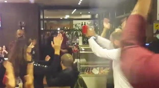 Pesaro, cenano in 90 al ristorante: protesta contro il dpcm. Irrompe la polizia, finisce malissimo