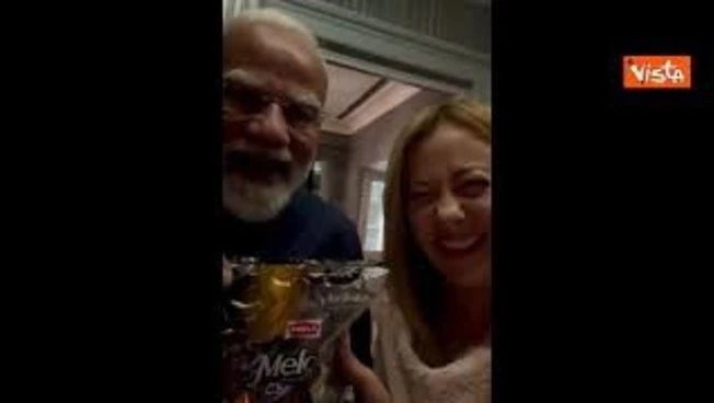 Il Primo ministro Modi regala le caramelle Melody a Meloni al suo arrivo a Roma