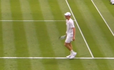 Jannik Sinner, magia con Djokovic: il numero 1 ride di se stesso