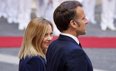  Meloni chiara con Macron: convergenza Roma-Parigi