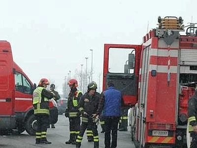 Roma, donna precipita in un pozzo artesiano: salvata dai vigili del fuoco