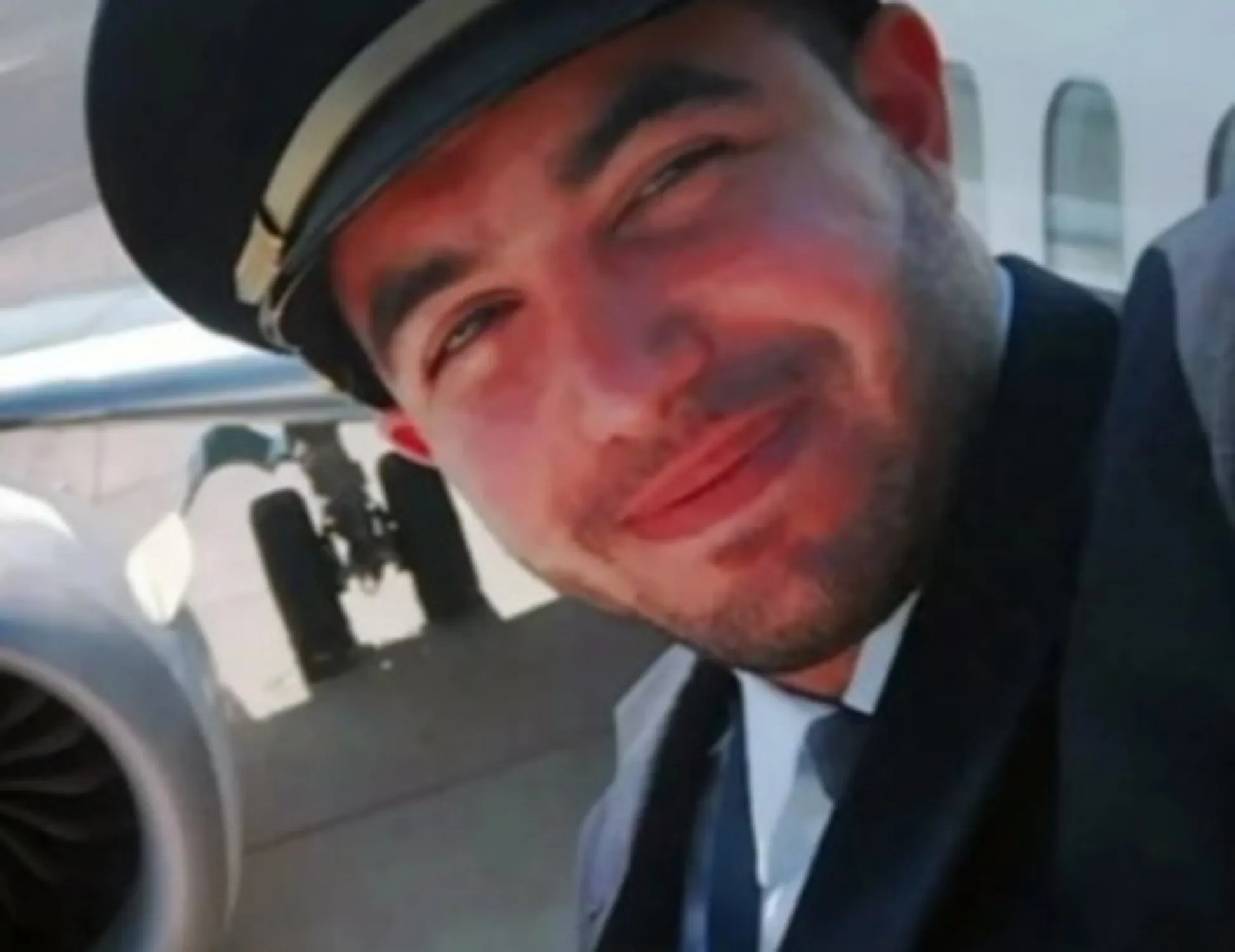 Leggi l'articolo: "Vendicare Gaza, come volevo morire": le parole choc del copilota della Flydubai