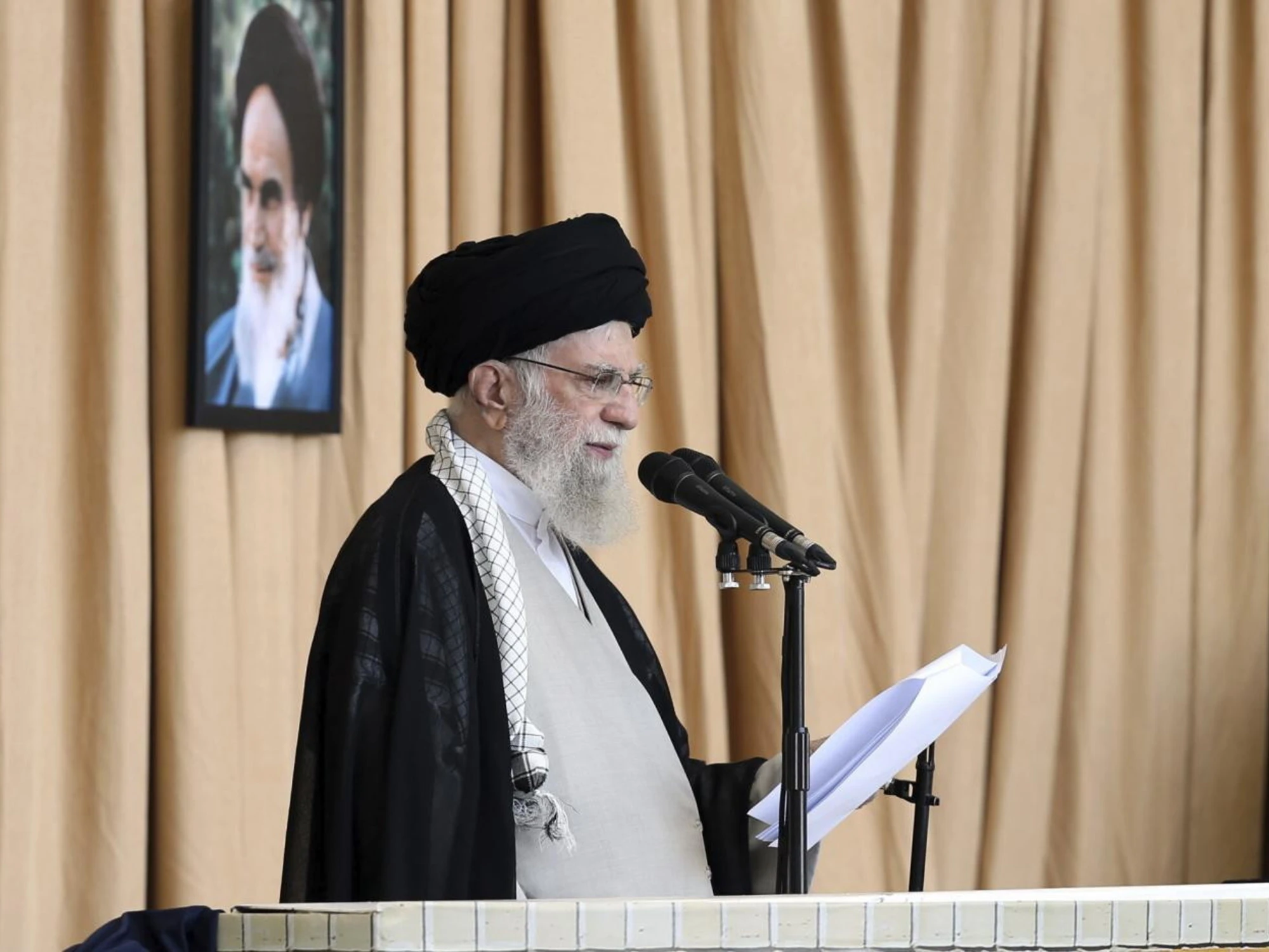 Pure a Teheran la sinistra (senza vergogna) sta con i cattivi