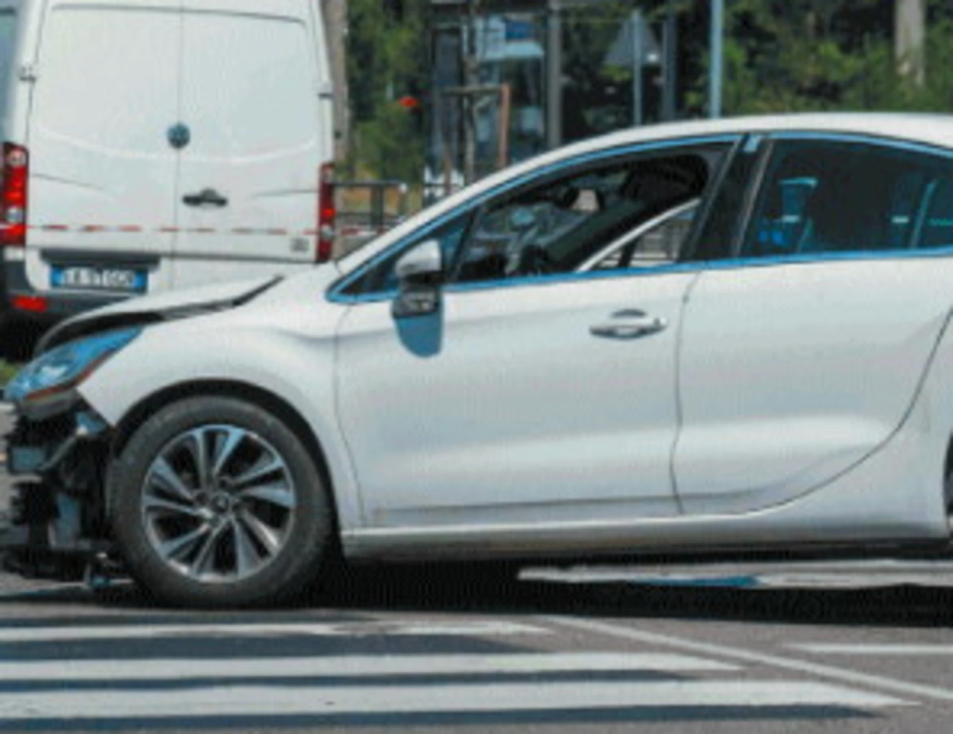 Fermati tre dei quattro rom: una scappava in Francia con la nonna, in auto oro e merce rubata