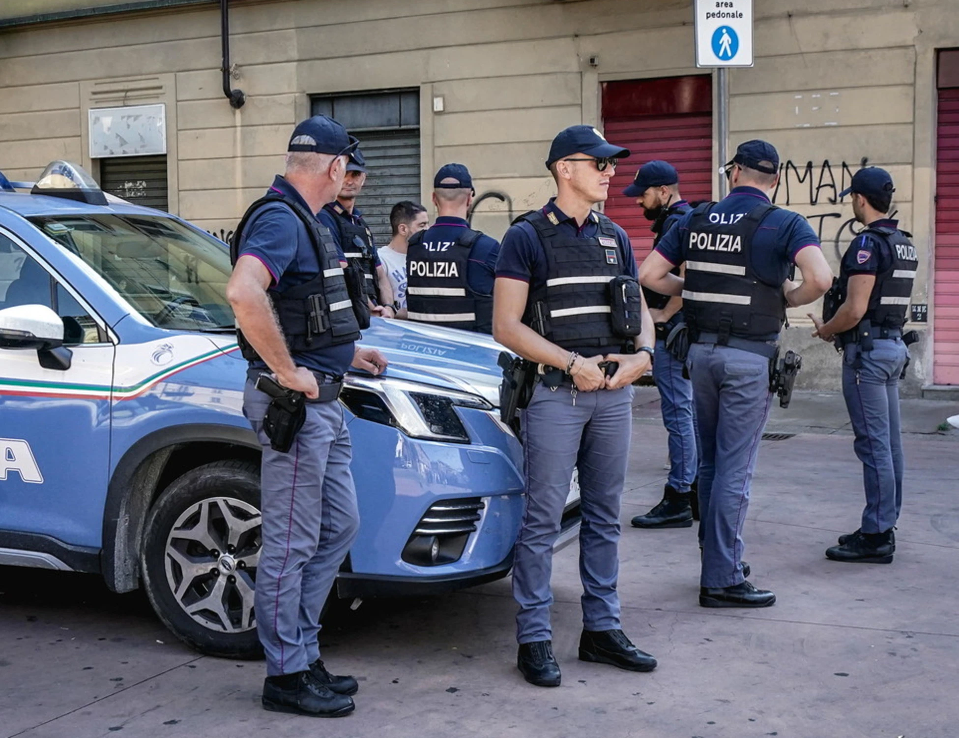 Torino, lo sfregio di Lo Russo e Pd alla polizia: niente festa, "piazze tutte occupate"