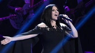 Oscar, il messaggio di Tiziano Ferro a Laura Pausini: " Il premio è tuo, a prescindere"