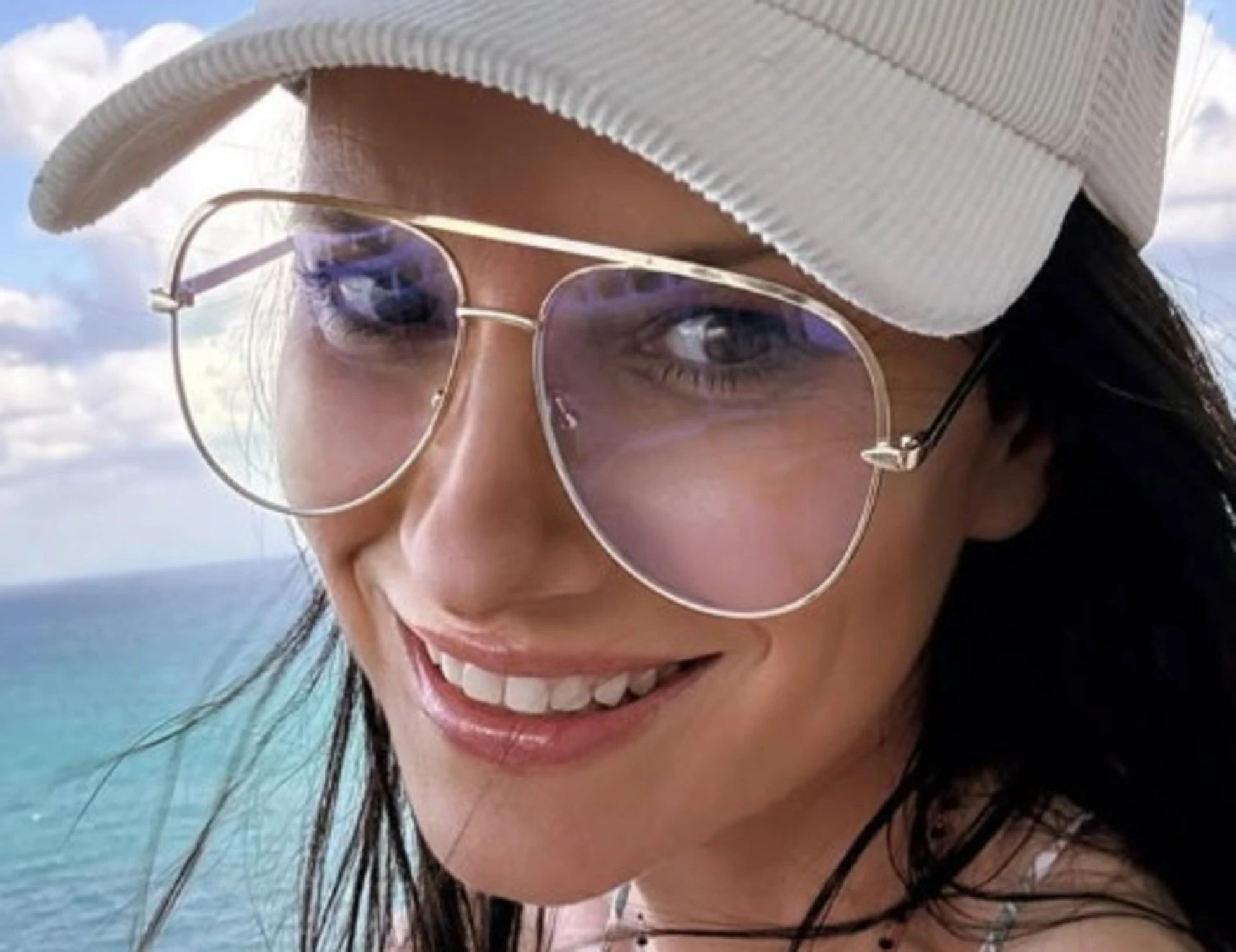 Laura Pausini "dimagrita di 20kg": la foto in costume, "è irriconoscibile"