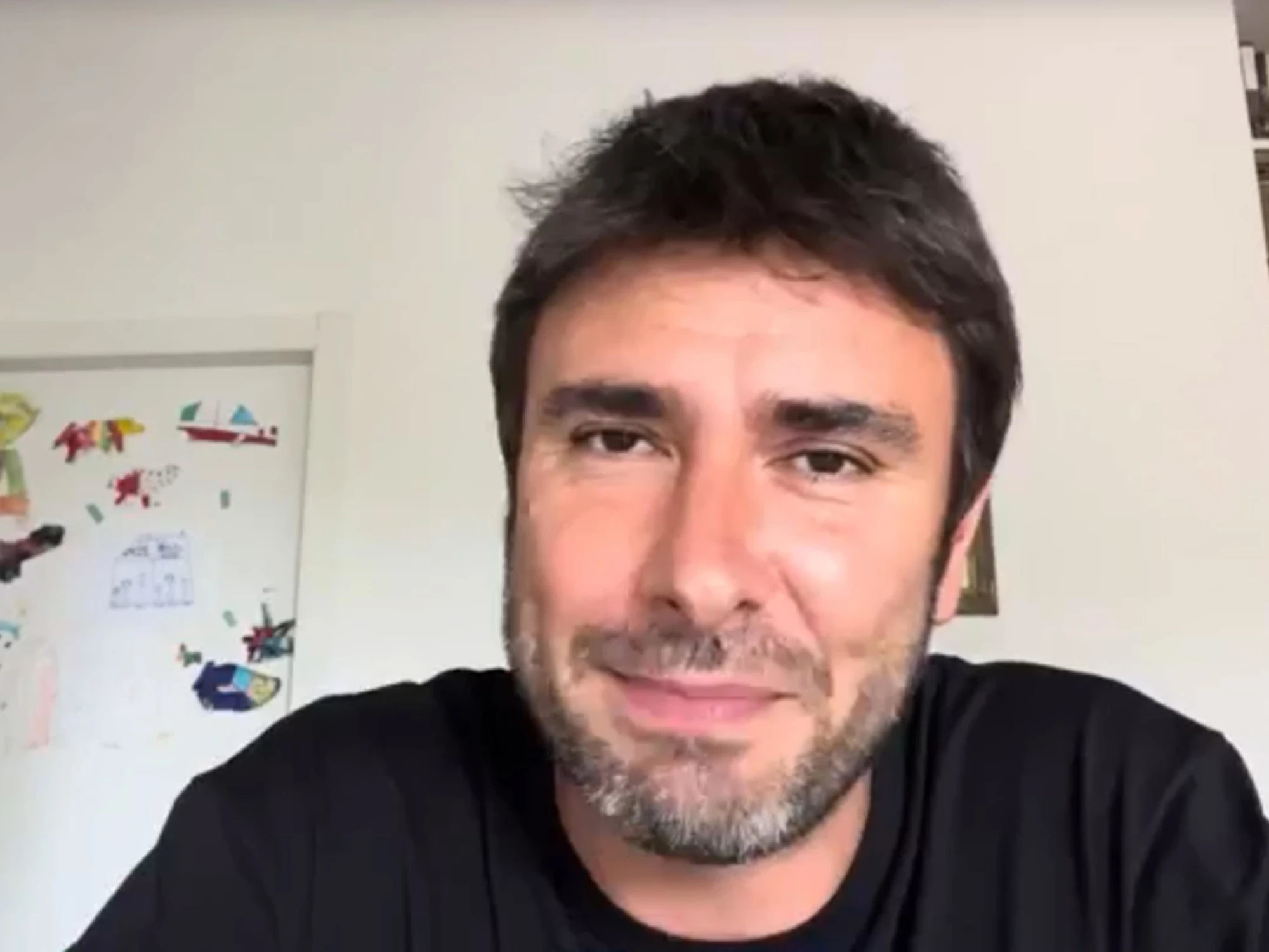 Alessandro Di Battista rompe il silenzio: la risposta al post sui social