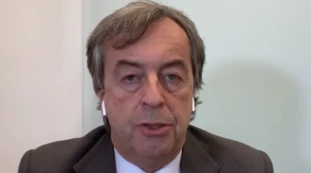 Roberto Burioni, telefonata choc dell'imprenditore: "La mascherina fa venire il cancro"
