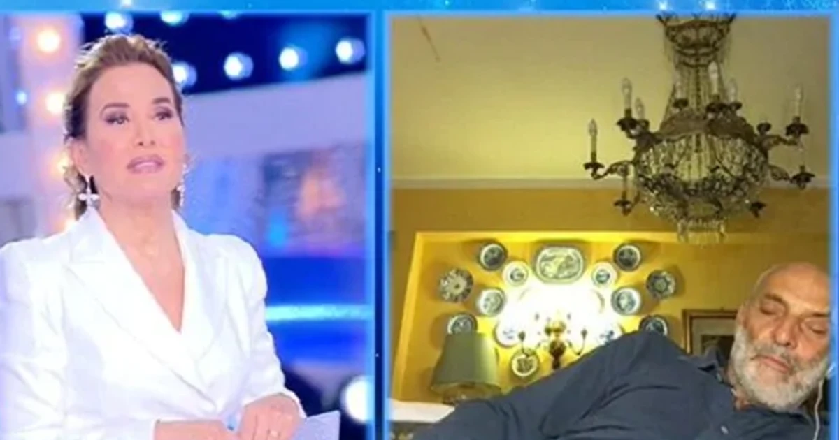 Live-Non è la d'Urso, pazzesco Paolo Brosio: si addormenta mentre Barbara D'Urso gli parla