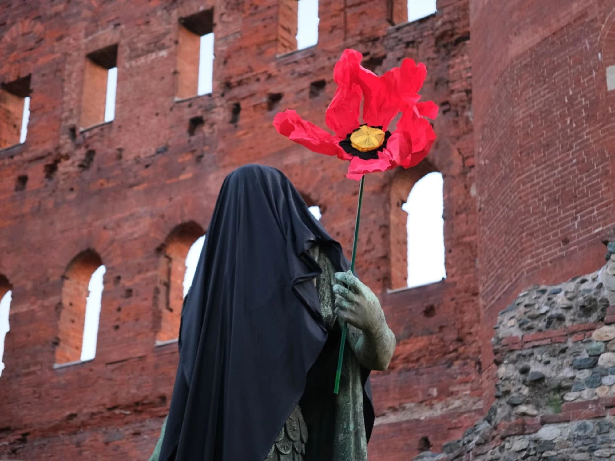 Vergogna in piazza a Torino: il blitz per infangare il 25 Aprile