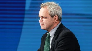 Mentana scatenato su Macron e Meloni: "Immaturità, loro..."