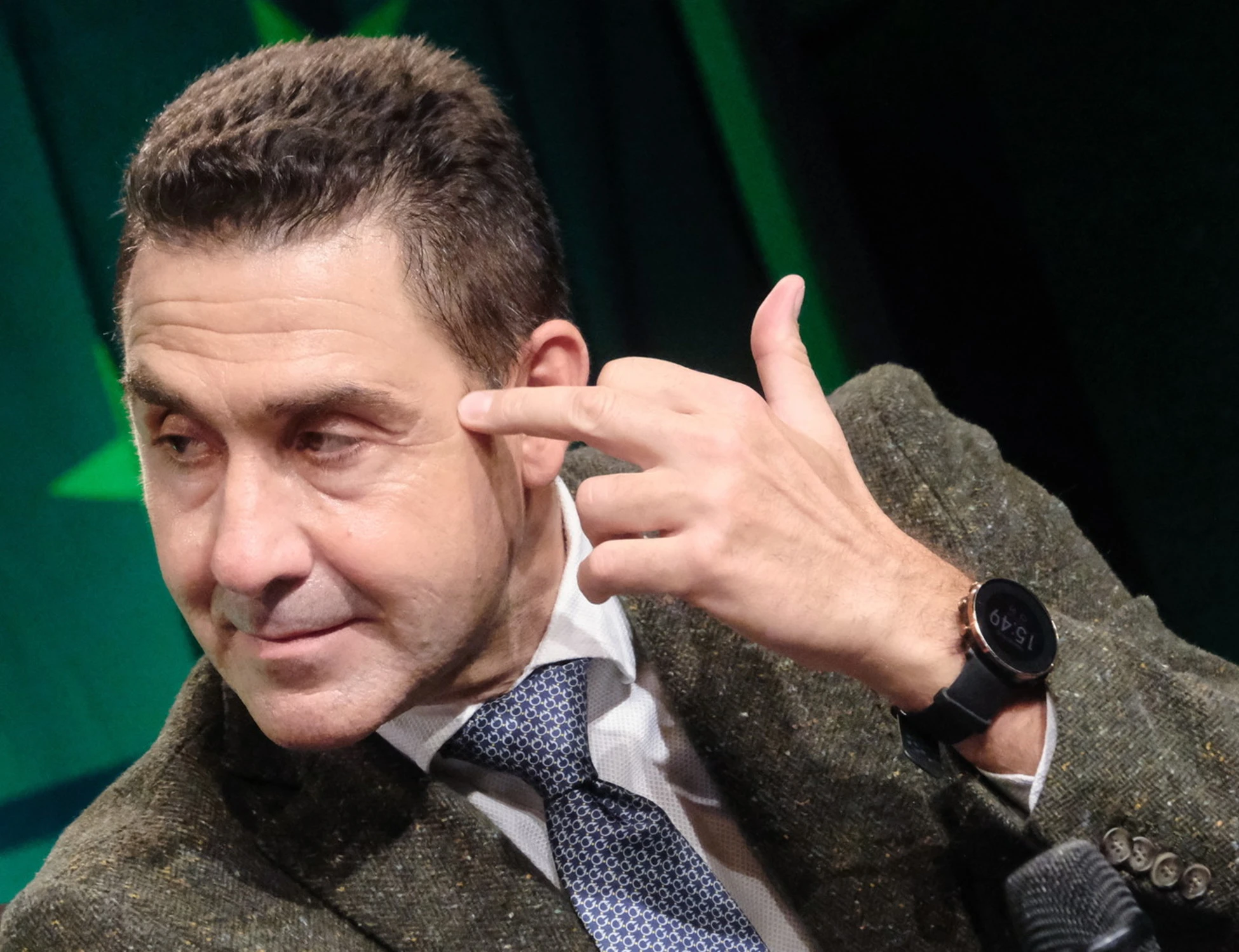 Roberto Vannacci, la 'proposta indecente' al Generale: "Un fascista, ma ci farei sesso"