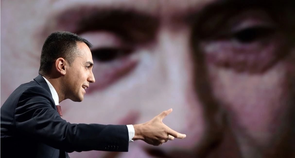 Luigi Di Maio: "Tra dieci anni Berlusconi sarà ancora all'opposizione"