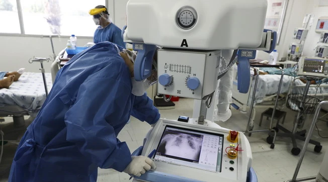 Coronavirus, il reparto-Covid a Parma riaperto in poche ore: "Non è finita". Contagi e ricoveri, il caso che spaventa l'Italia