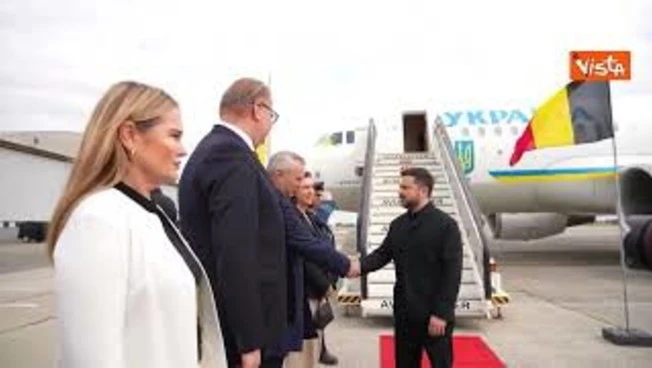 L'arrivo del Presidente ucraino Zelensky a Bruxelles in vista del Consiglio Europeo