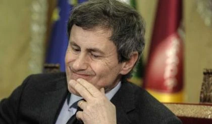 Alemanno rottama Berlusconi: "La sua candidatura è irrazionale"