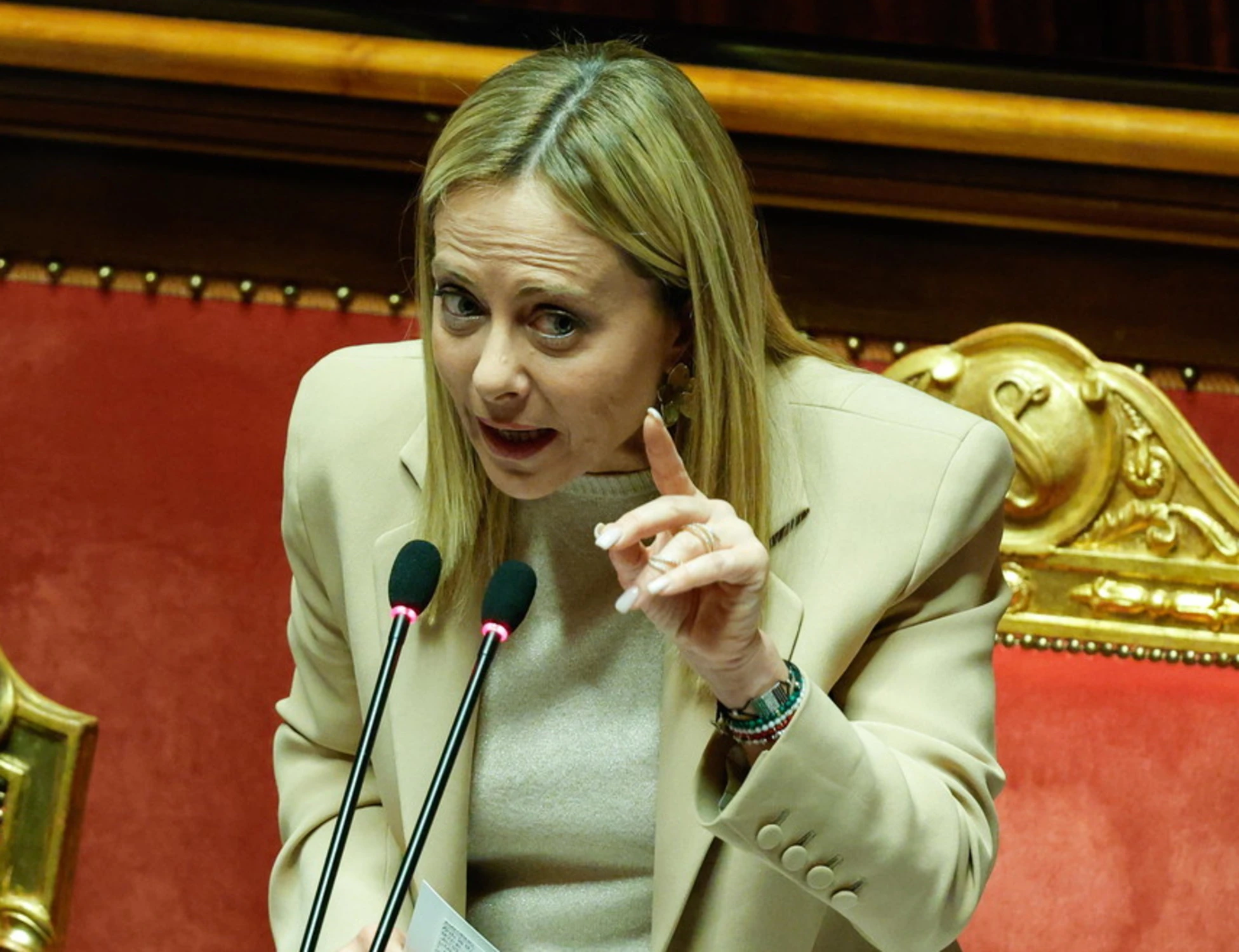 Meloni, lezione a Schlein e sinistra: "Non vi aiuterà a governare sulle macerie"