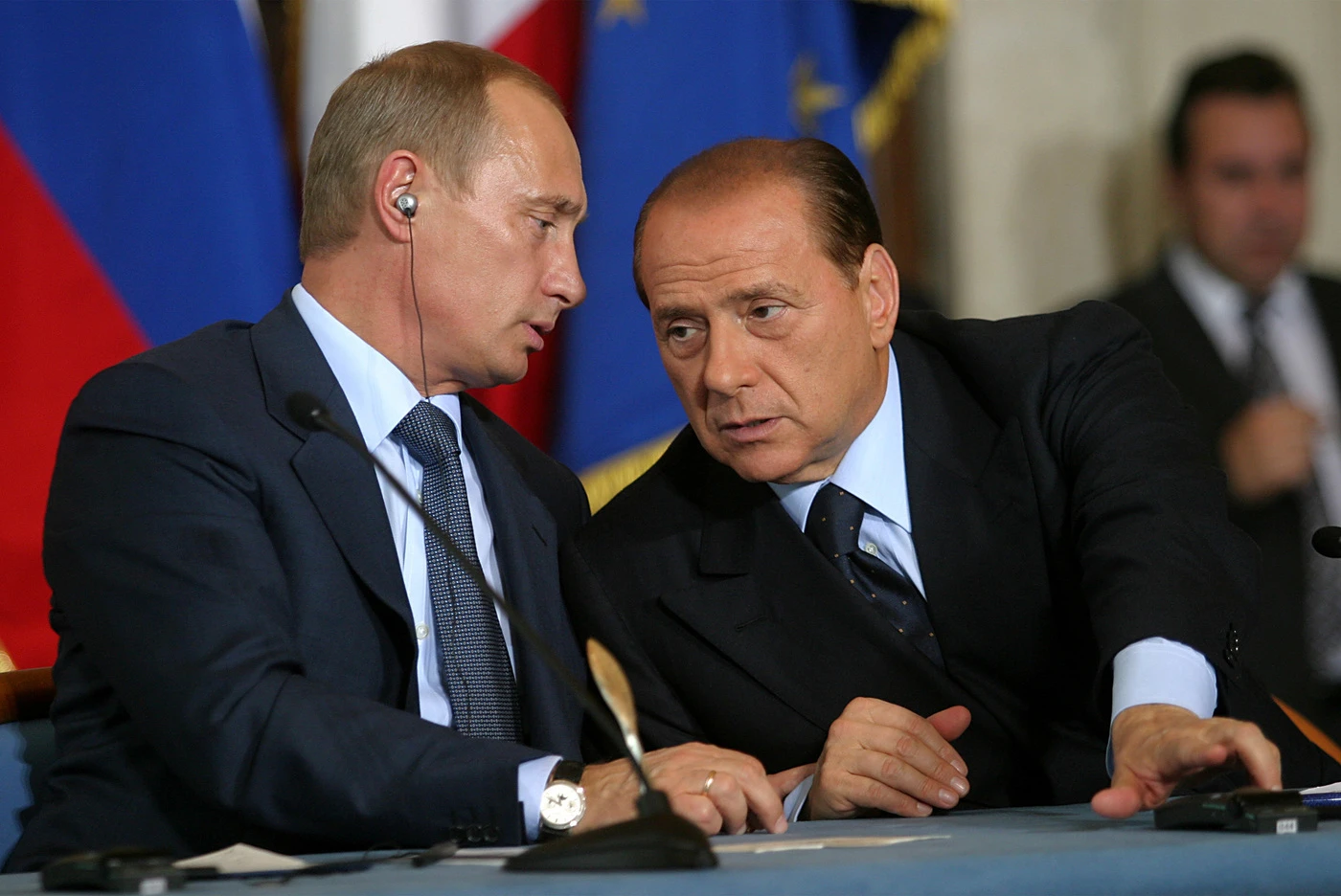 Silvio Berlusconi, la confidenza di Putin: "Lo escludo, me lo ha detto lui". E spunta il nome di un leghista