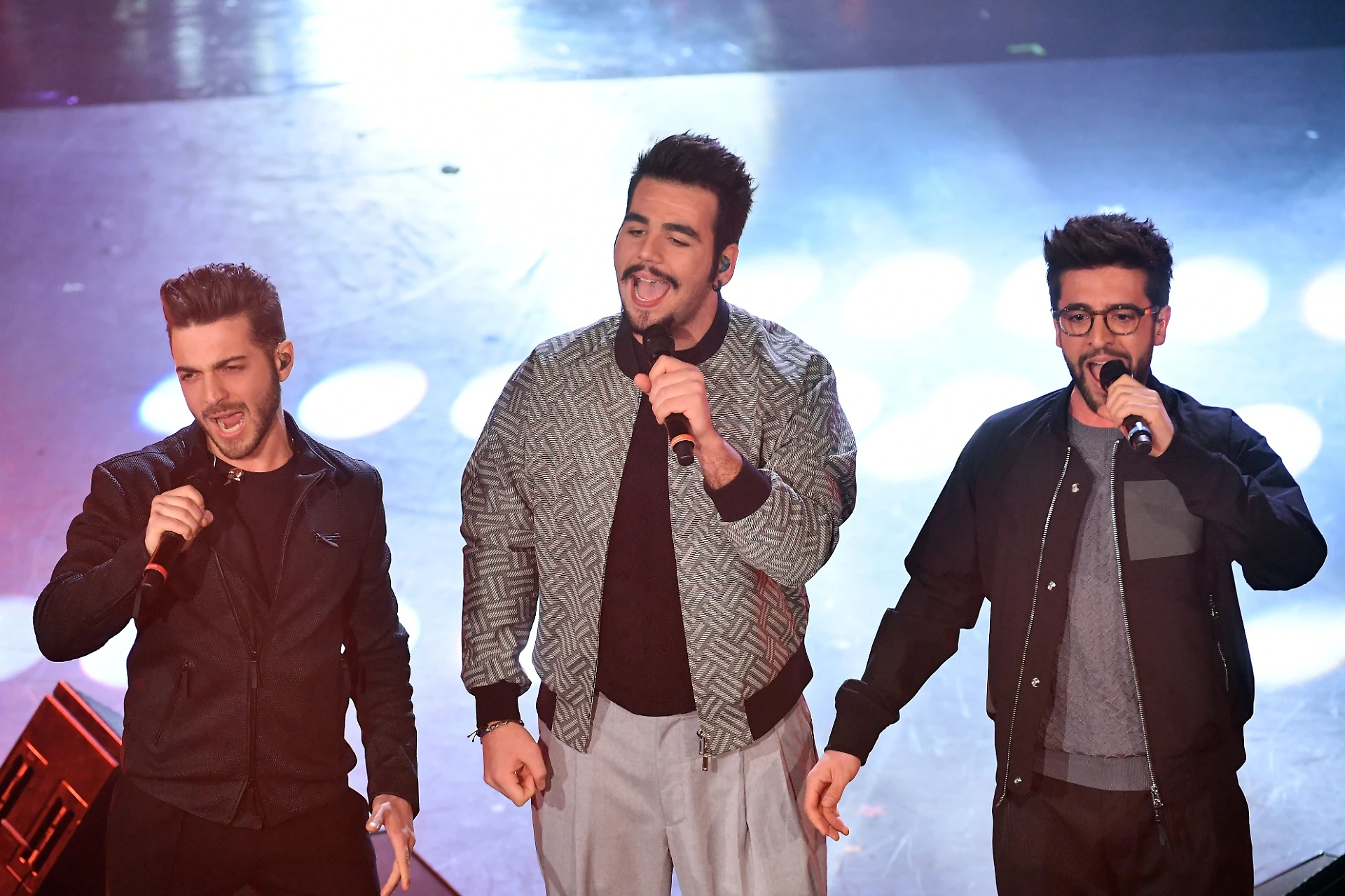 Striscia la Notizia contro Sanremo 2019: "Ecco quali cantanti si esibiscono per primi, tutto truccato?"