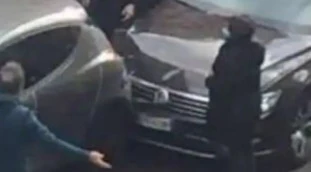 Mario Draghi, la foto clamorosa di Dagospia: "Dopo il tampone". Il disastro del premier, in mezzo alla strada?