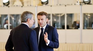 Macron-Draghi, la cena e la proposta del francese: sul piatto, la Nato