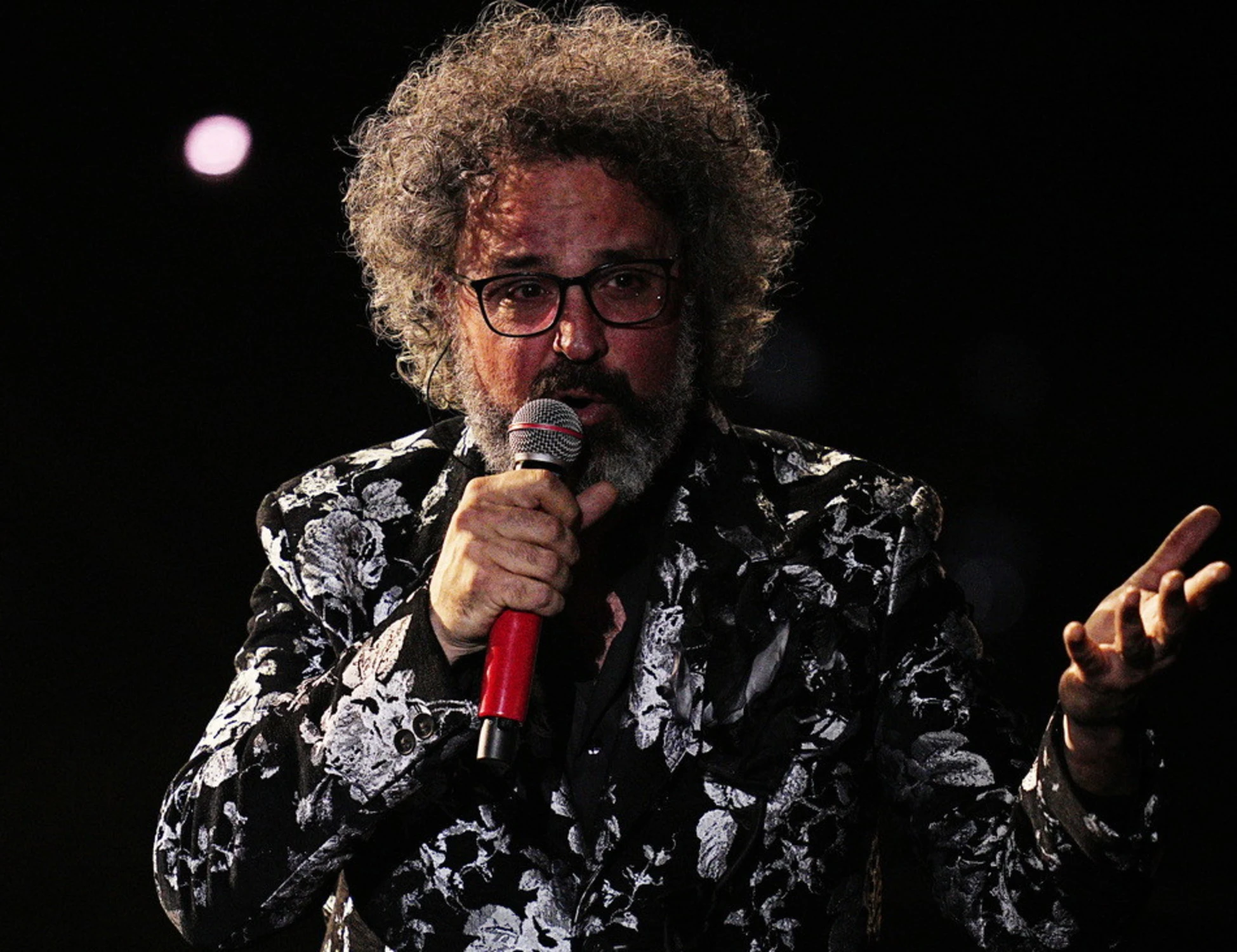 Simone Cristicchi, il dramma: colpito dalla paralisi di Bell, tour annullato