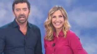 La Vita in Diretta, non parte la sigla: Lorella Cuccarini e Alberto Matano sorpresi così, strepitoso su Rai 1