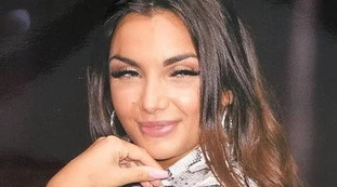 Elettra Lamborghini fuori controllo: "Come una vacca da monta. Ma particolarmente porca"