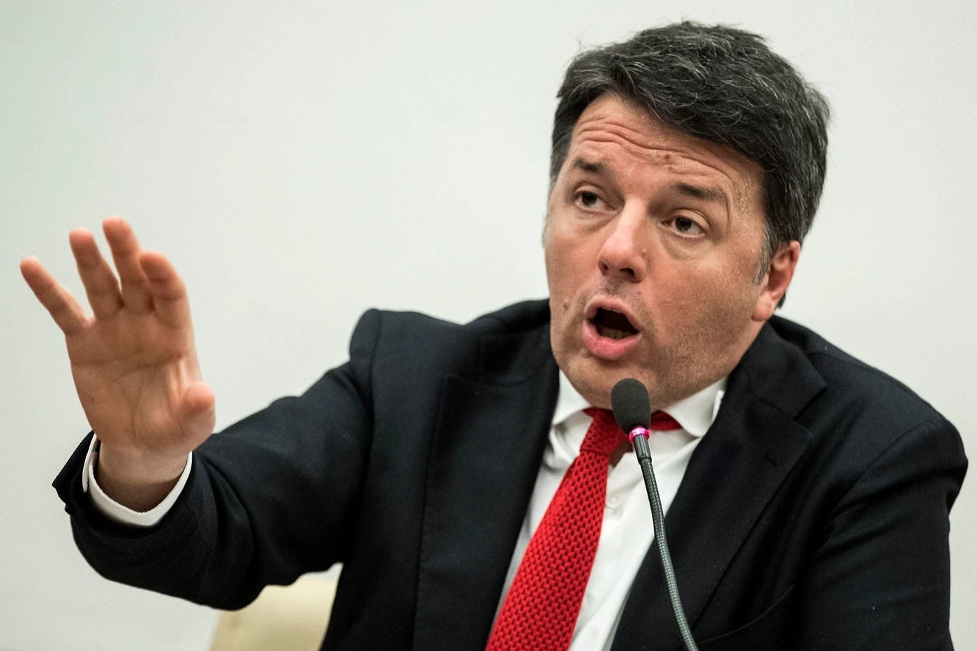 Coronavirus, sms di Renzi a Fontana dopo la lite con Conte: "Se hai bisogno fammi sapere"