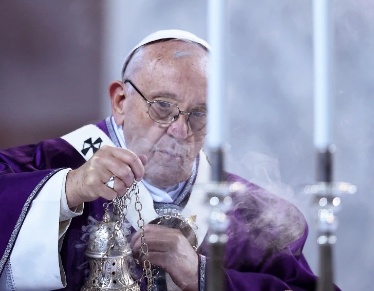 Vaticano, Papa Francesco: "Eretico", la Chiesa verso lo scisma e la deposizione