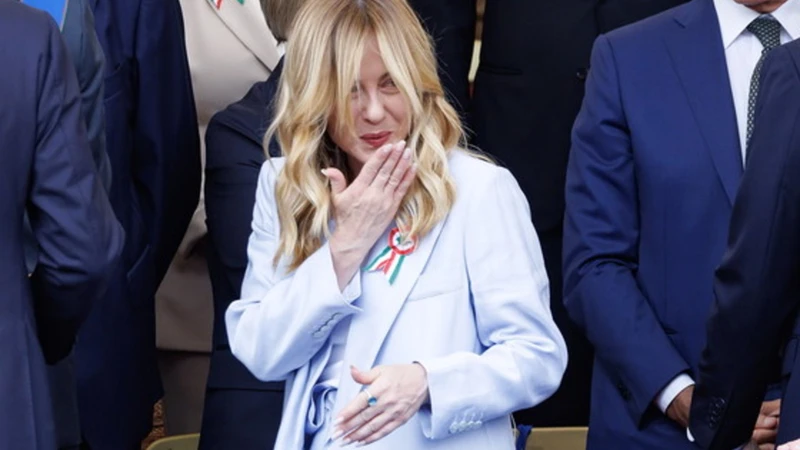 https://media.liberoquotidiano.it/XaRh4N-noOrs0QccRlkoU_fXj0NKqf-kvvs_a8TFZIk/width:800/quality:90/aW1hZ2VzLzIwMjYvMDYvMDQvMDkxOTUxNzY1LWU3ZTk1NmQzLTUwYzYtNGMyZi04ZDc4LTA0ZmU5M2NlMmEzZC5qcGc.webp